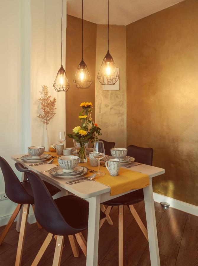 Goldrausch - Glanzvolle Ferienwohnung In Meissen Am Lutherplatz Esterno foto