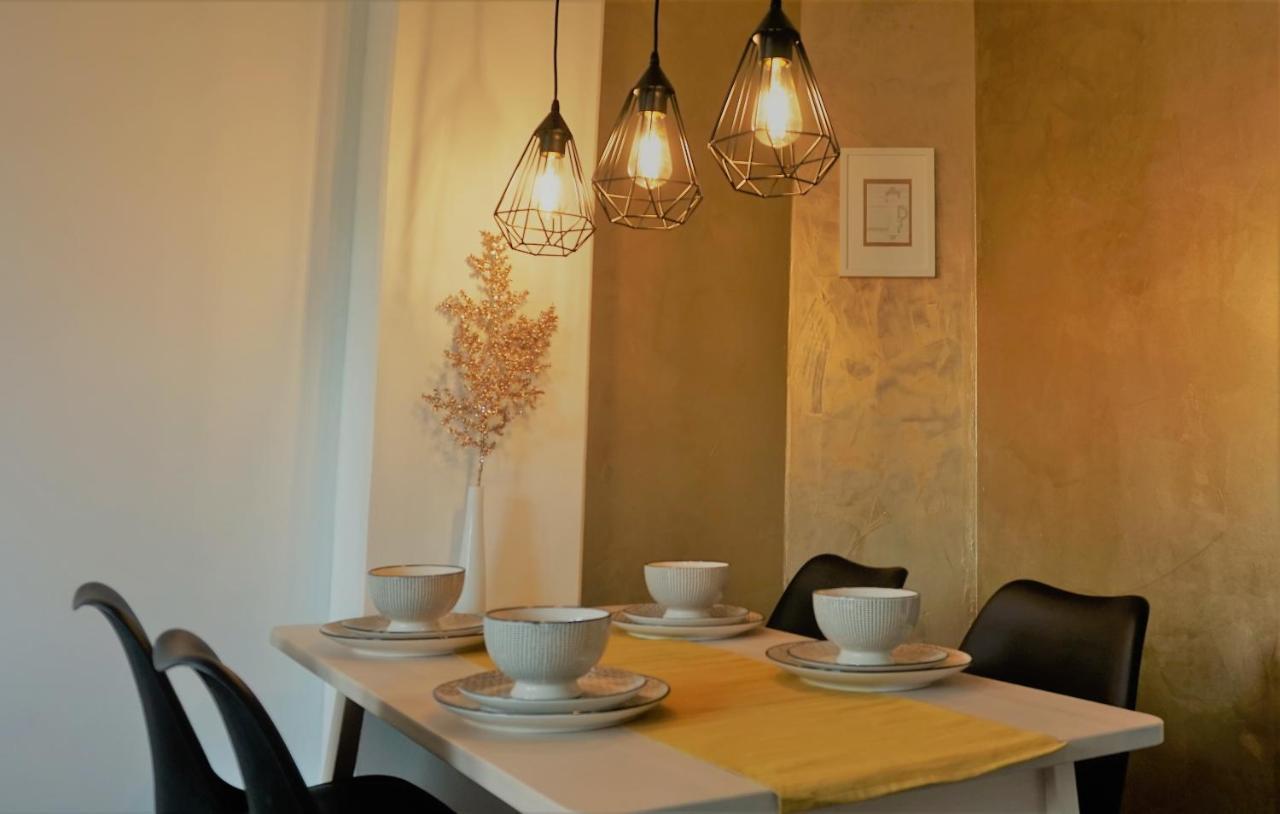 Goldrausch - Glanzvolle Ferienwohnung In Meissen Am Lutherplatz Esterno foto